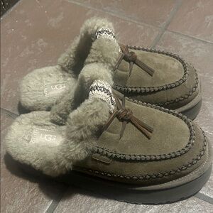 UGG Women Brown Moccasin Slippers